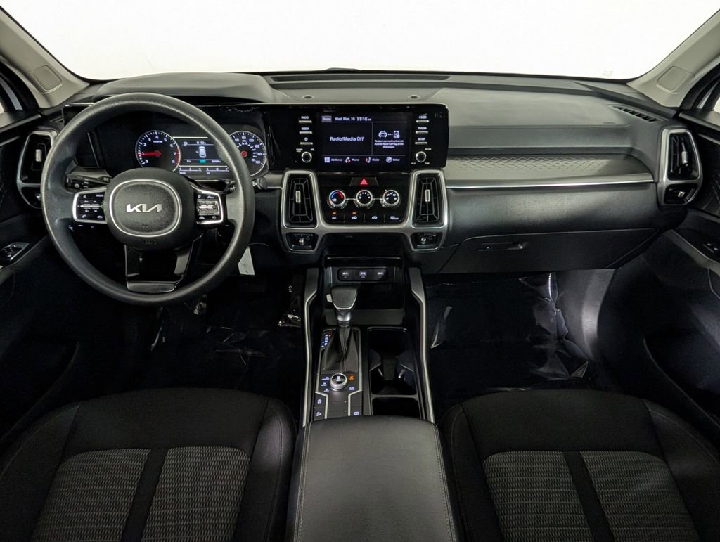 Used 2022 Kia Sorento LX image 12