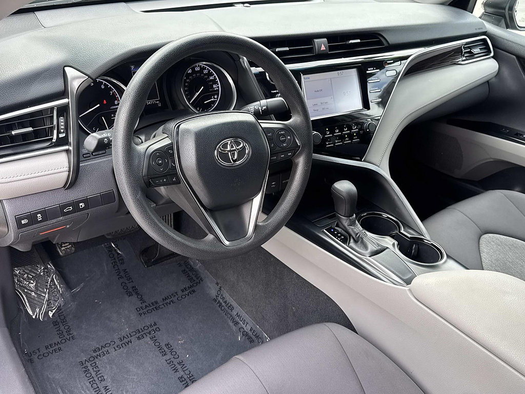 Used 2018 Toyota Camry LE FWD image 2