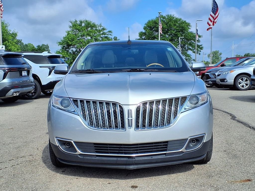 Used 2013 Lincoln MKX AWD image 2