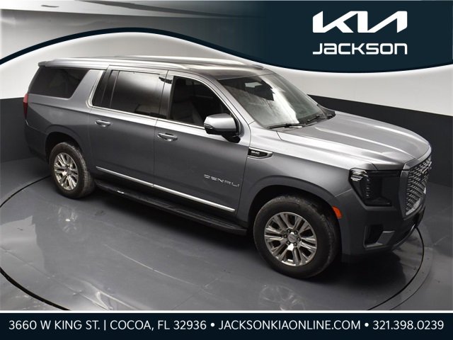 Used 2022 GMC Yukon XL Denali image 1