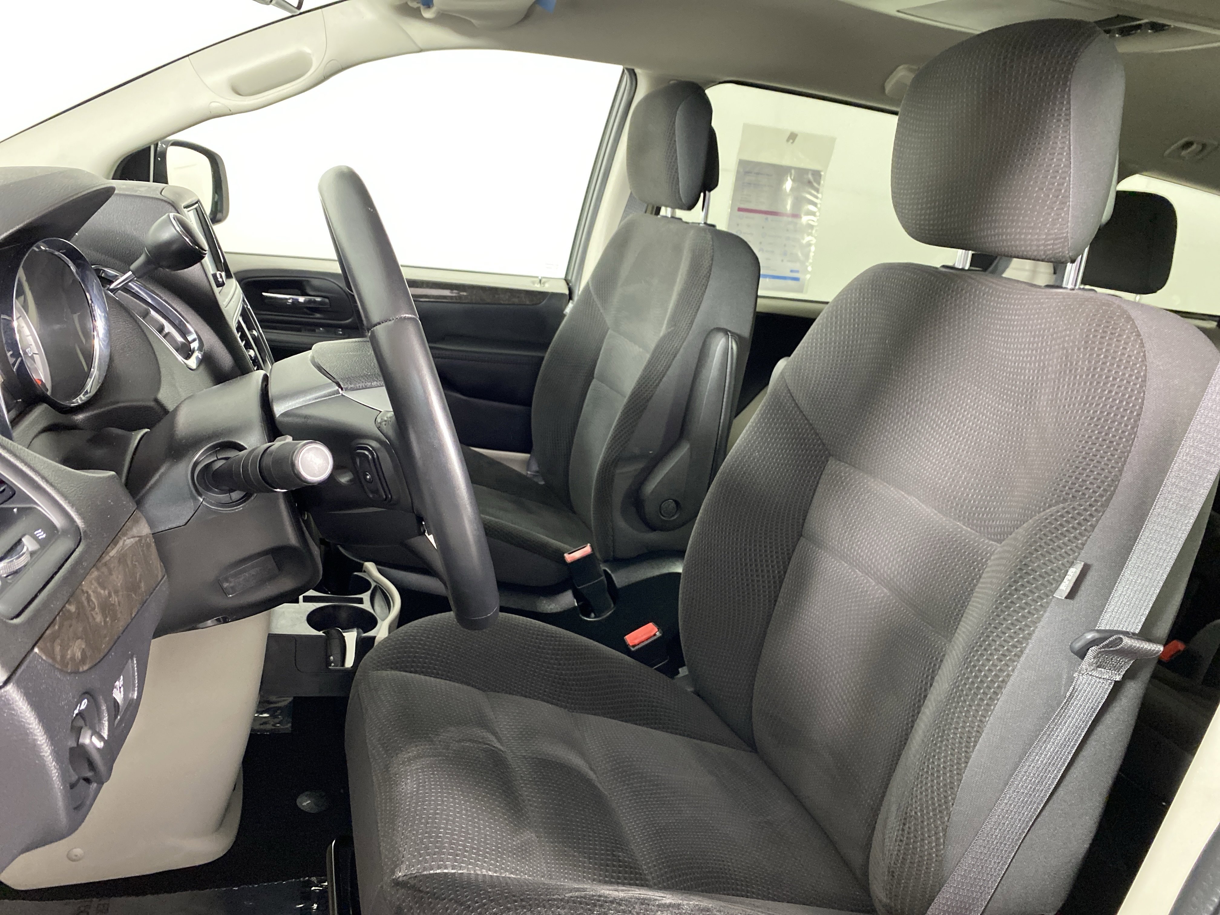 Used 2017 Dodge Grand Caravan SE w/ Power Window Group image 15