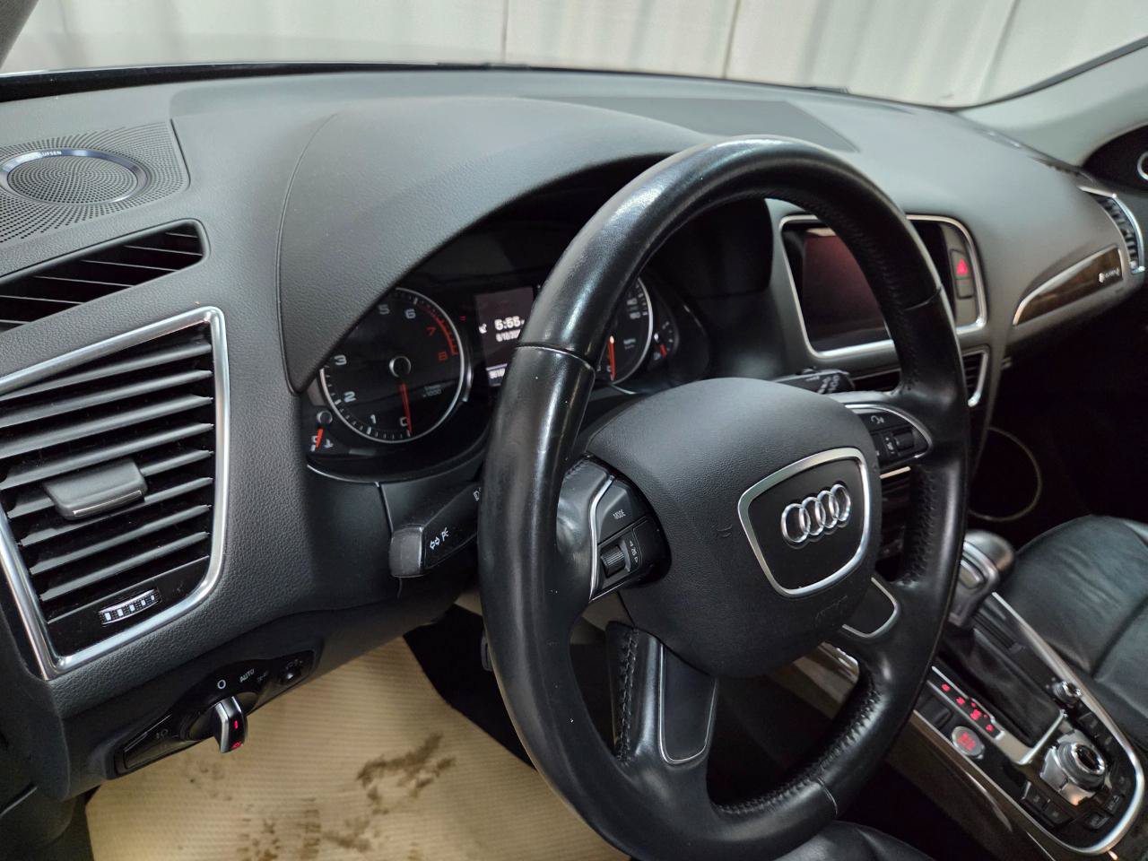 Used 2016 Audi Q5 2.0T Premium Plus w/ Technology Package AWD/4WD image 17