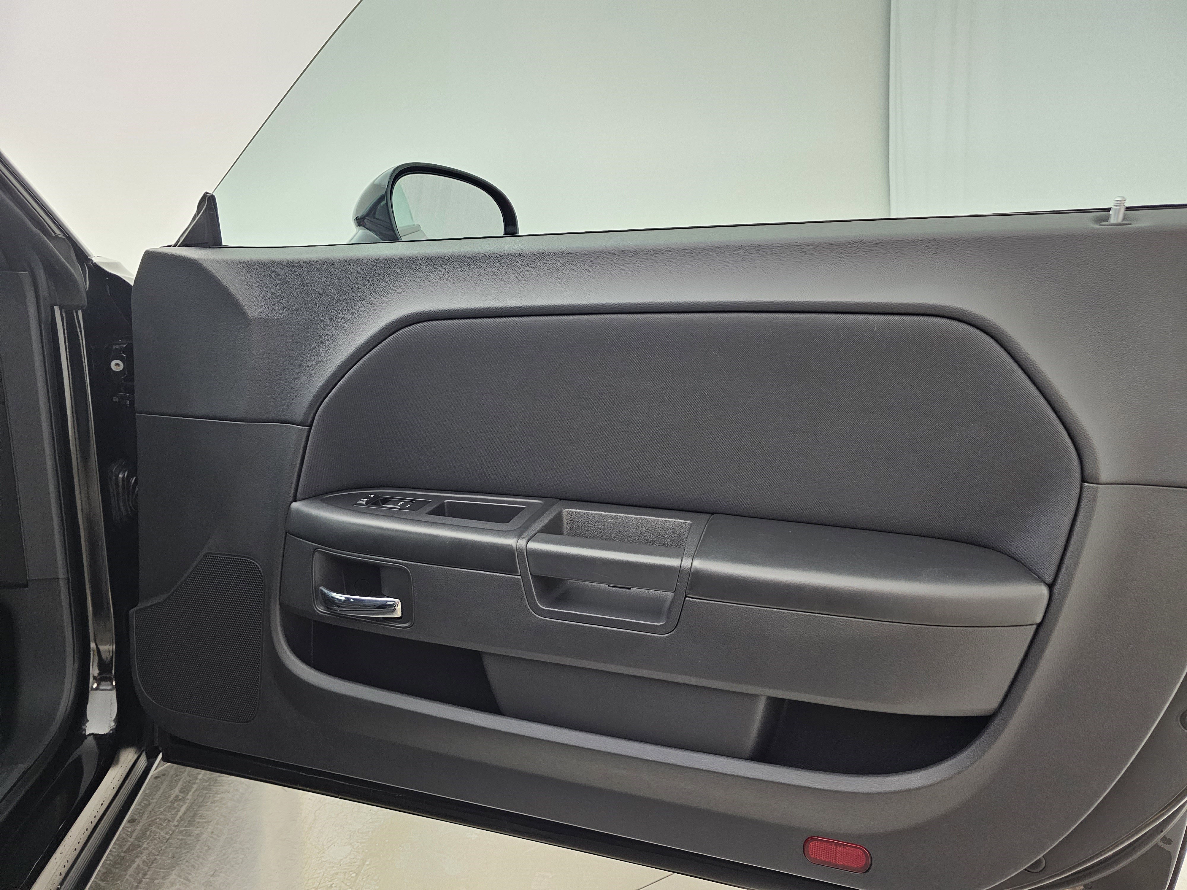 Used 2010 Dodge Challenger SE image 25