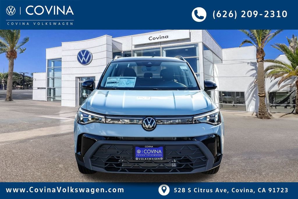 New 2026 Volkswagen Taos SE image 2