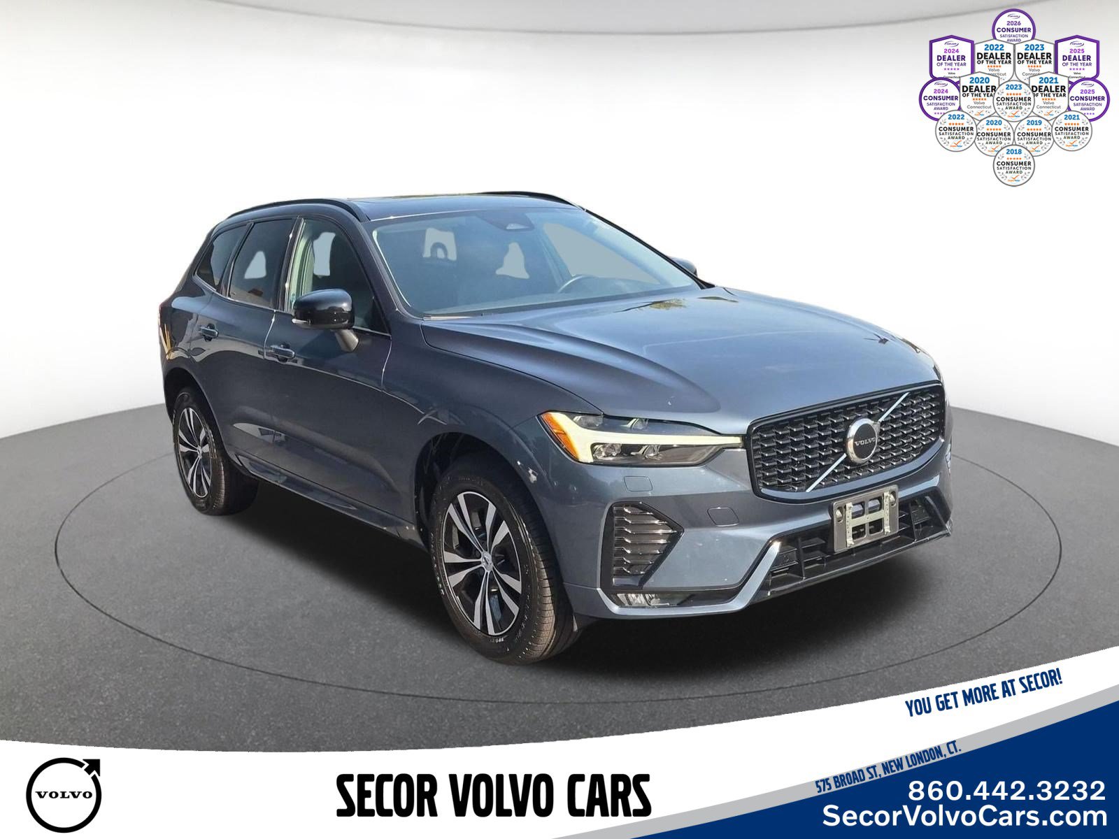 Used 2024 Volvo XC60 B5 Core w/ Climate Package AWD/4WD image 3