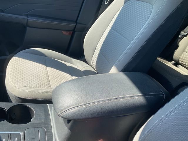 Used 2021 Ford Escape SE image 35