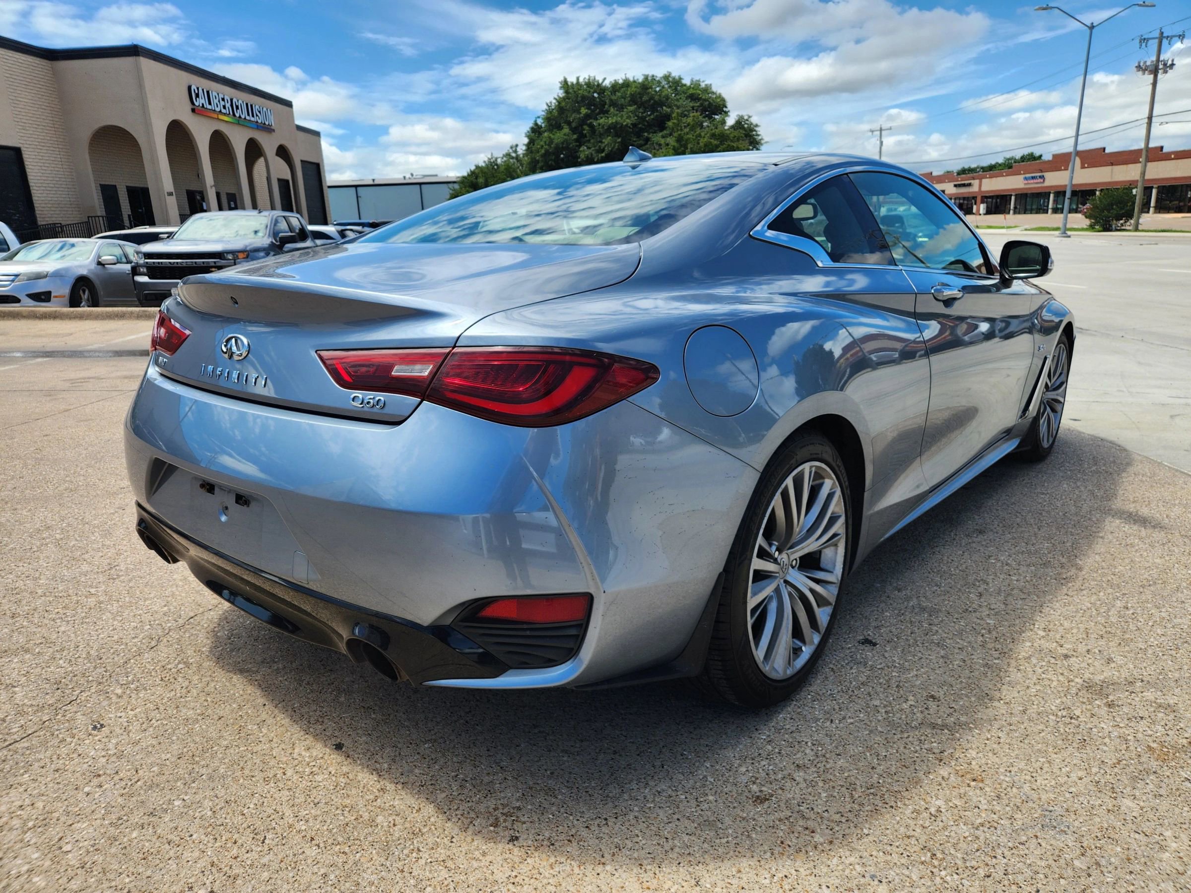 Used 2017 INFINITI Q60 3.0t w/ Premium Plus Package 3.0T AWD/4WD image 5