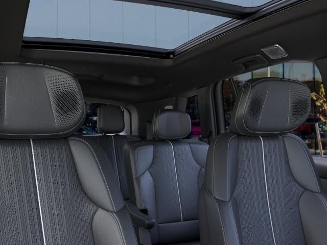 New 2027 Cadillac Vistiq Luxury AWD/4WD image 24