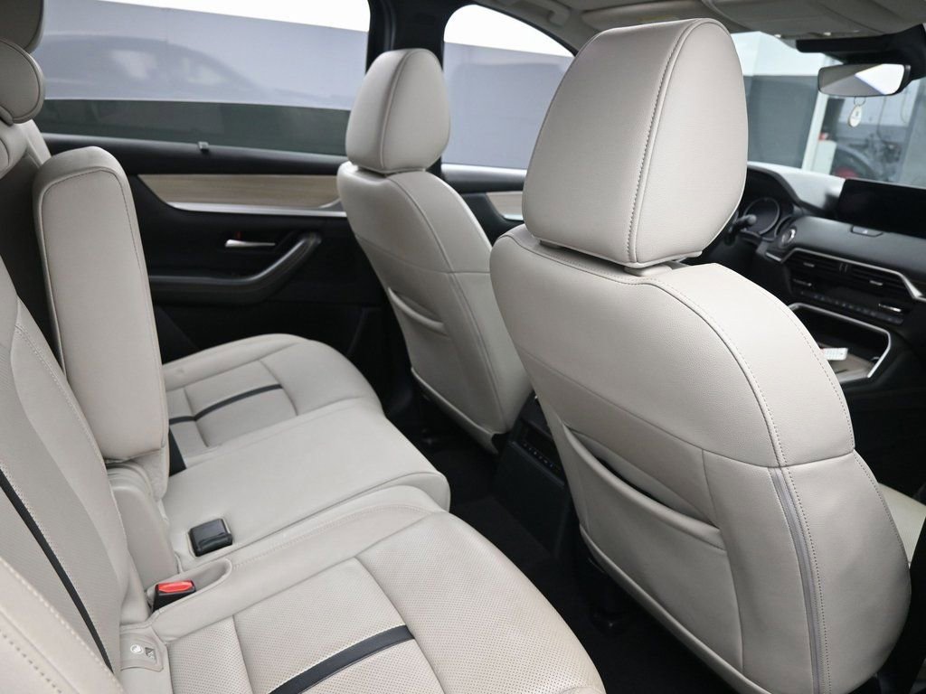 Used 2024 MAZDA CX-90 3.3 Turbo w/ Preferred Package image 34