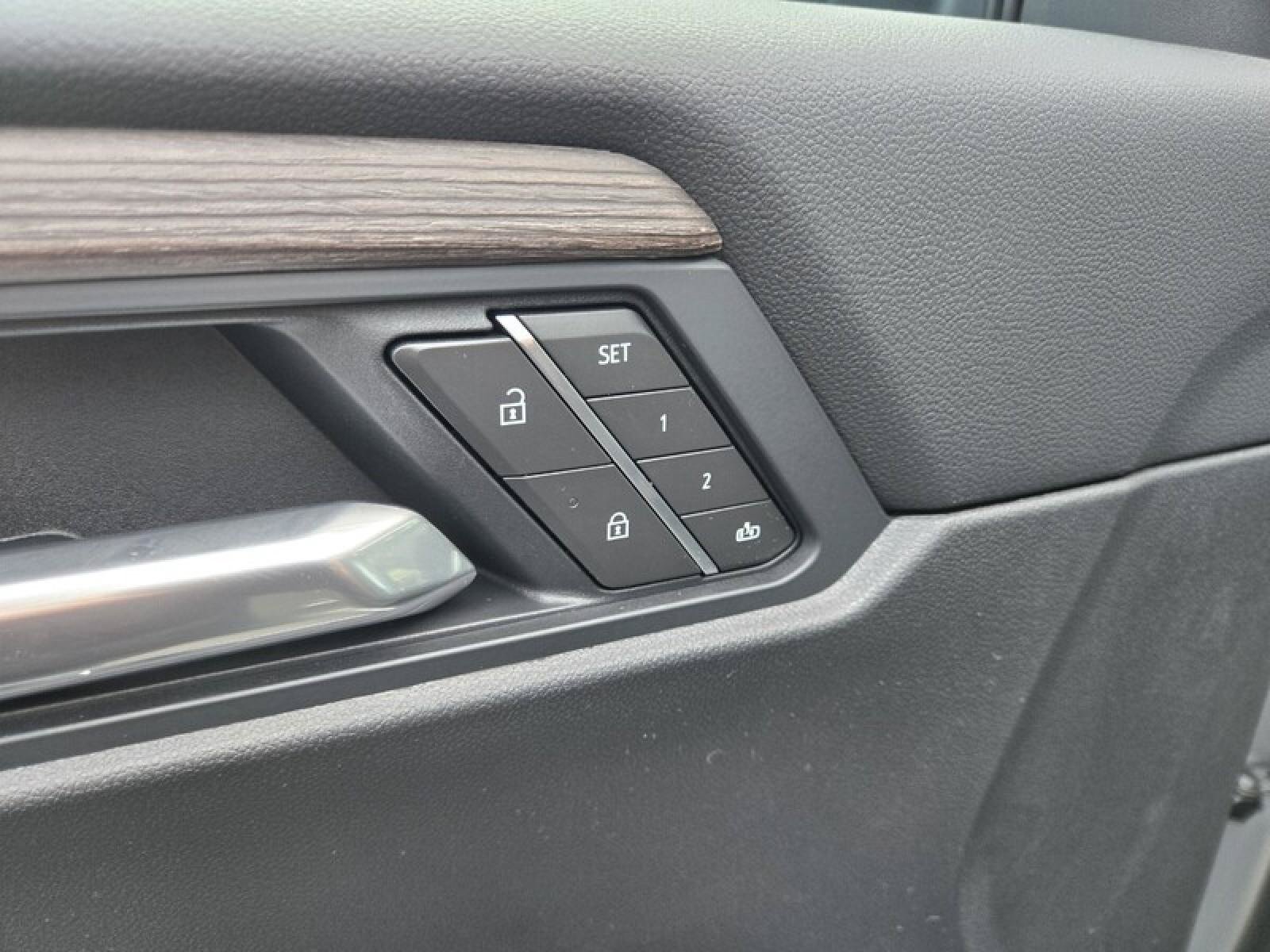 New 2026 GMC Acadia Denali w/ Super Cruise Package FWD image 27