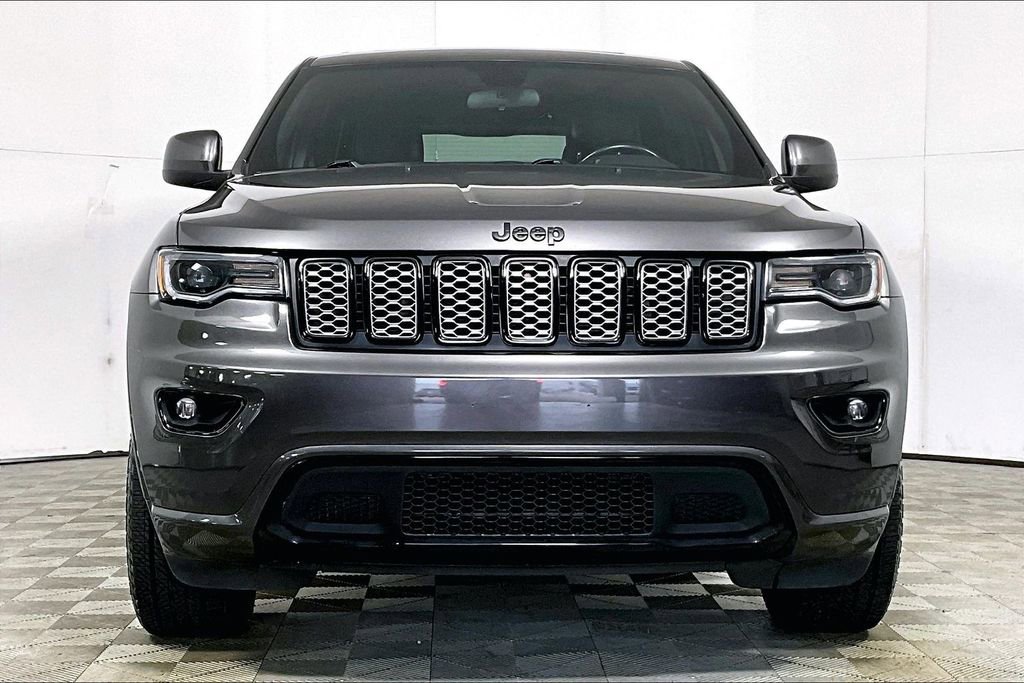 Used 2021 Jeep Grand Cherokee Laredo X image 3