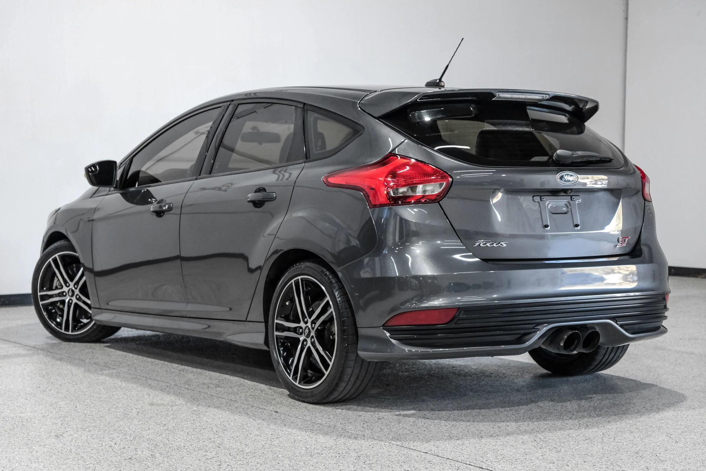 Used 2015 Ford Focus ST w/ Equipment Group 401A image 8