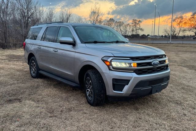 Used 2024 Ford Expedition Max XLT image 8