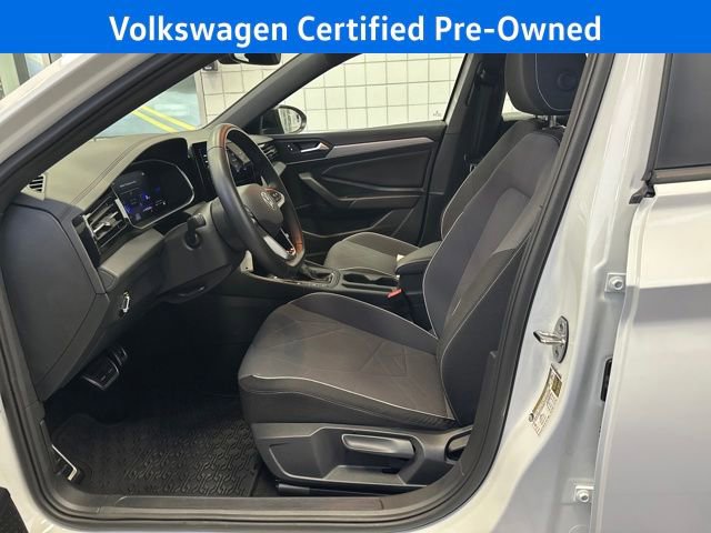 Certified 2025 Volkswagen Jetta Sport image 13
