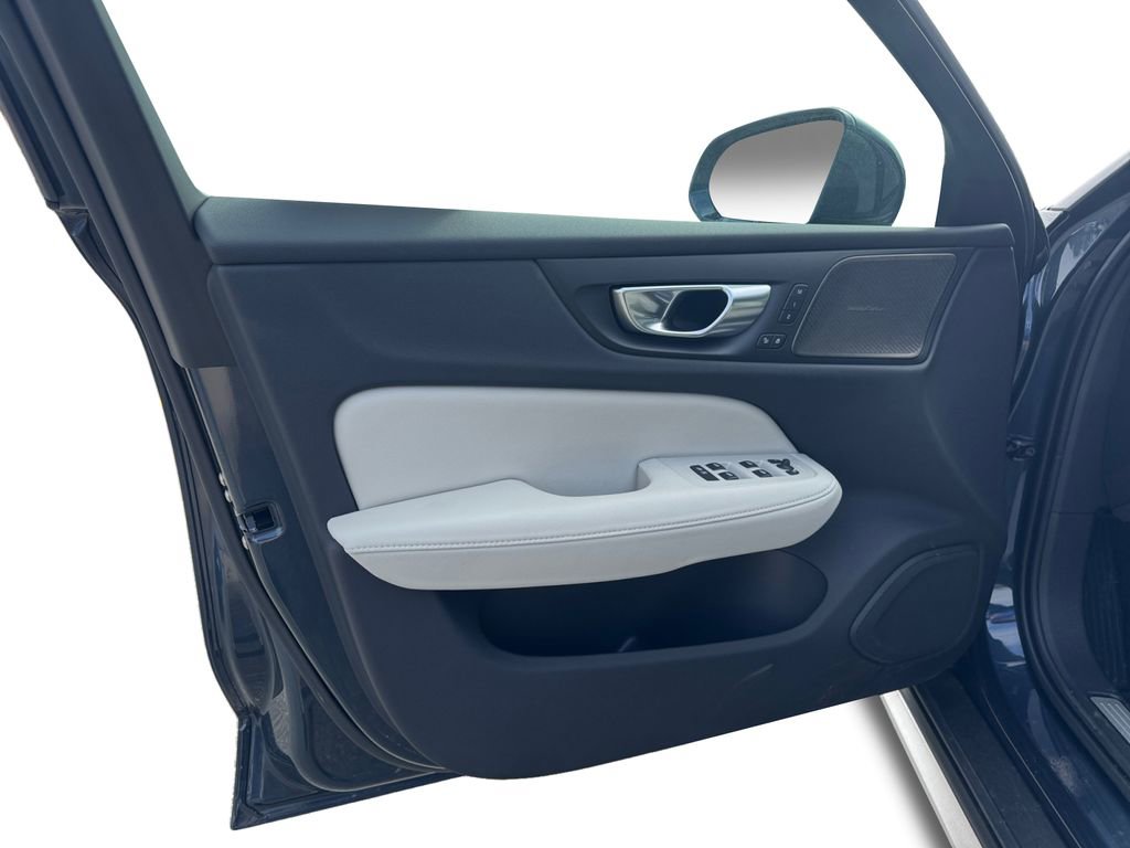 New 2026 Volvo V60 B5 Cross Country Ultra w/ Protection Package Premier image 8