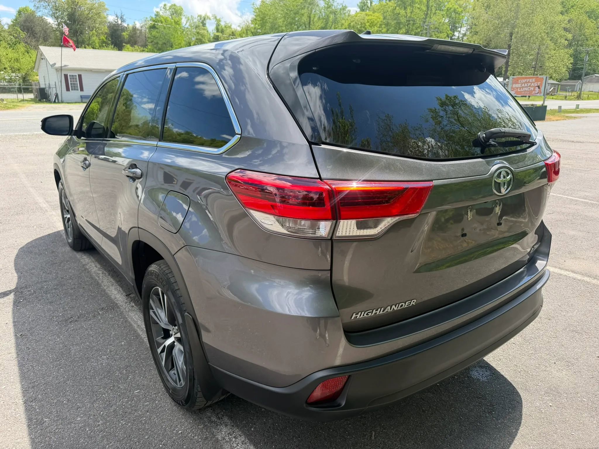 Used 2019 Toyota Highlander Plus image 10