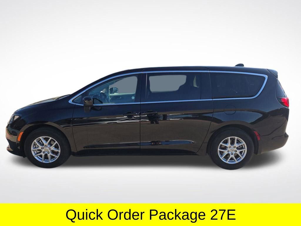 Used 2024 Chrysler Voyager LX FWD image 2