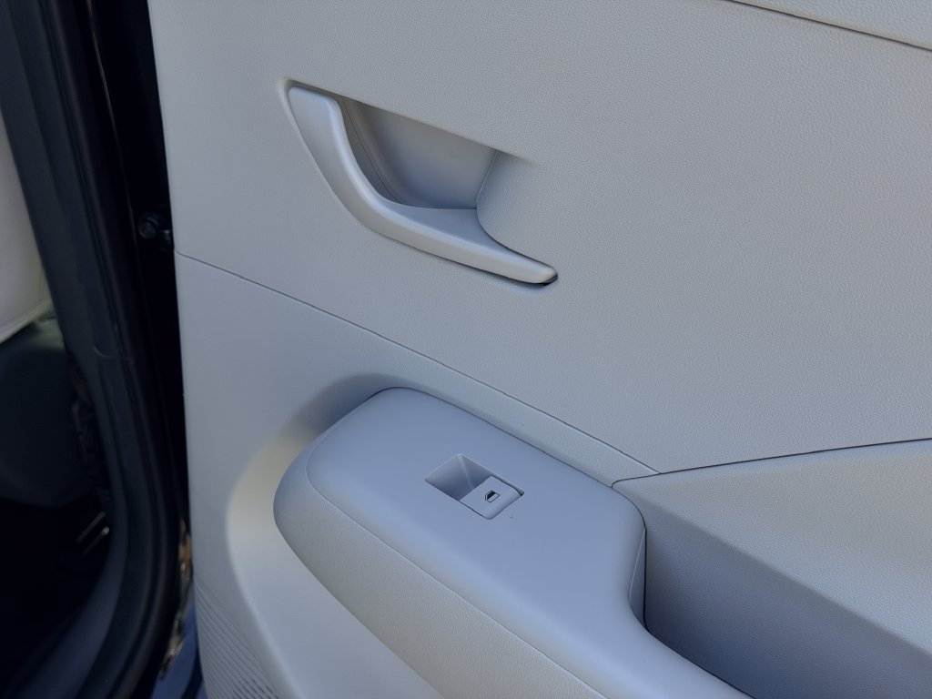 Certified 2025 Hyundai Kona SEL FWD image 15