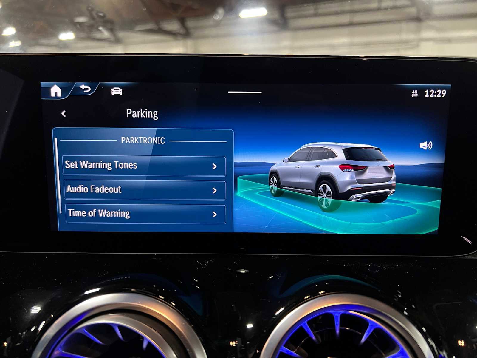 Used 2025 Mercedes-Benz GLA 250 4MATIC image 36