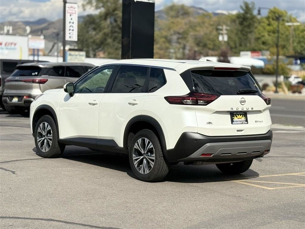 Used 2022 Nissan Rogue SV AWD/4WD image 5