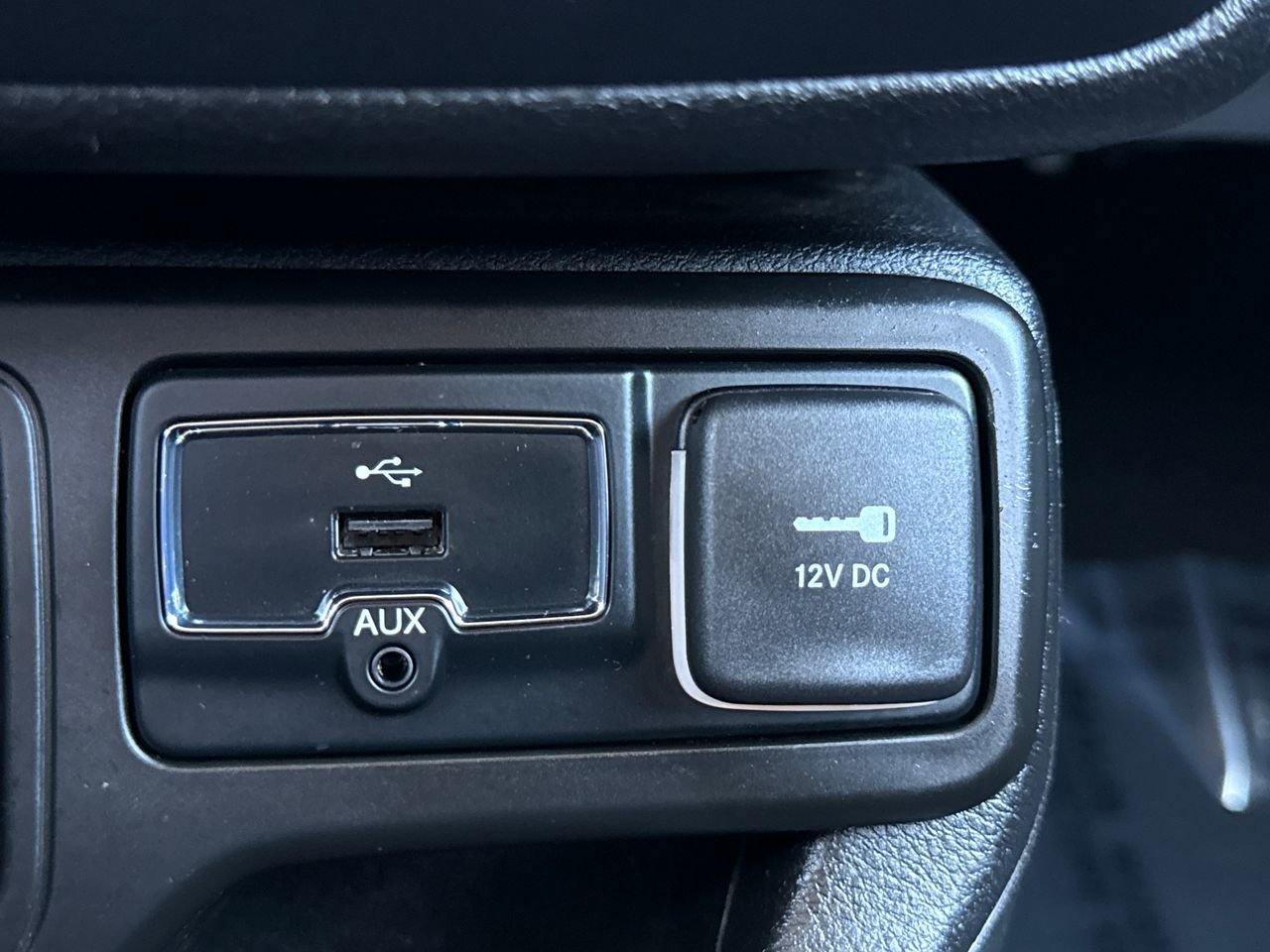 Used 2018 Jeep Renegade Latitude image 20