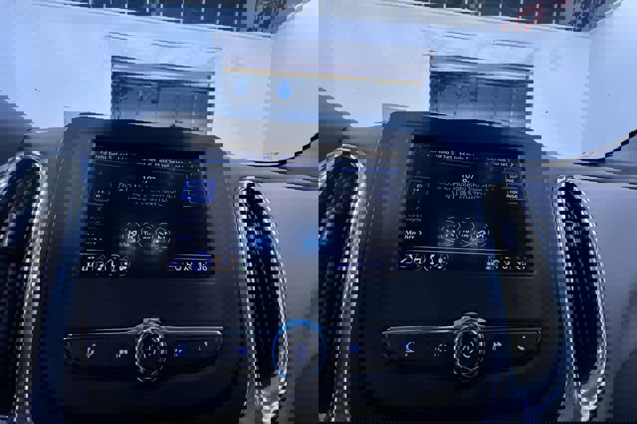 Used 2023 Chevrolet Equinox LT image 24