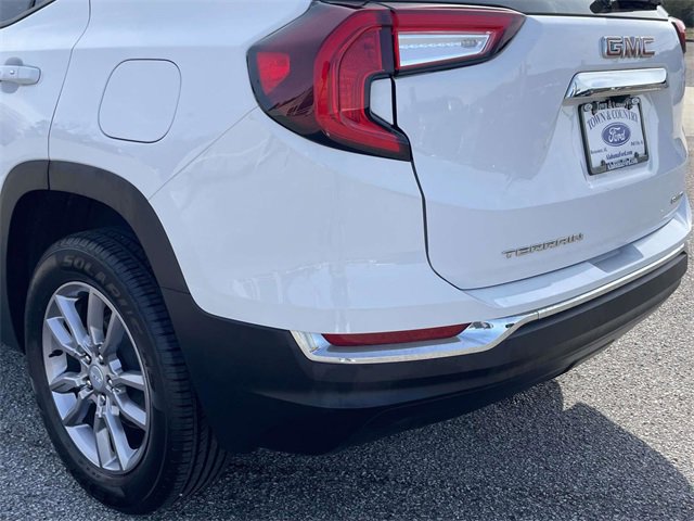 Used 2024 GMC Terrain SLT image 12