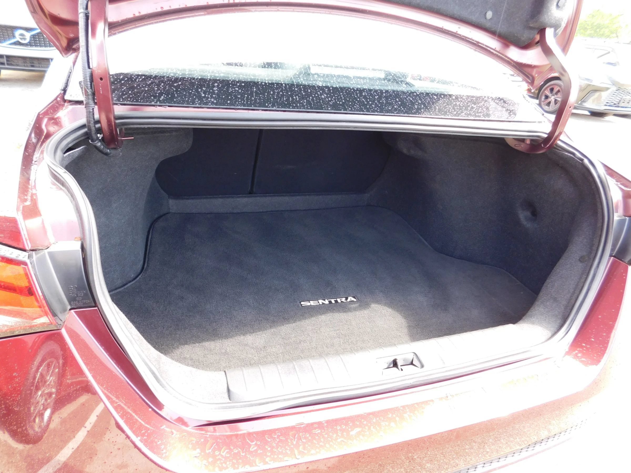 Used 2025 Nissan Sentra SV FWD image 6
