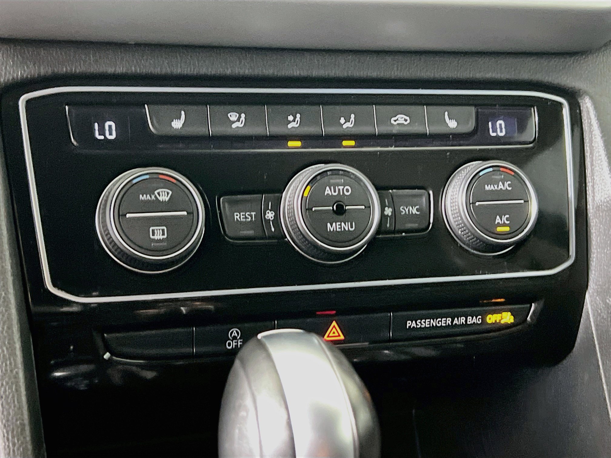 Used 2023 Volkswagen Atlas SE FWD image 26