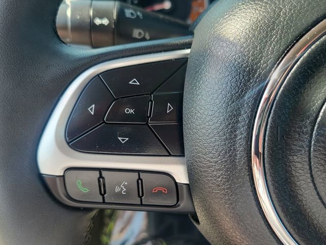 Used 2023 Jeep Renegade Altitude AWD/4WD image 12