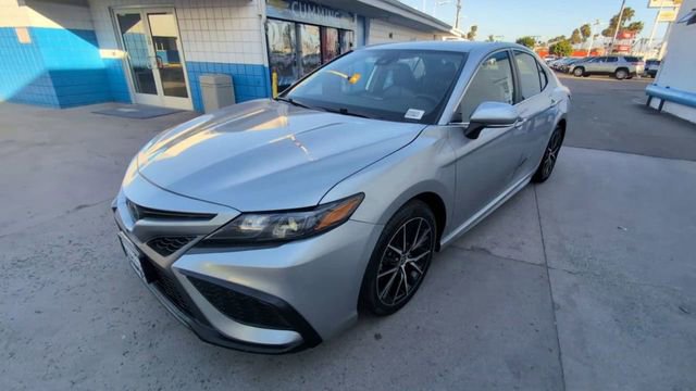 Used 2023 Toyota Camry SE w/ Protection Package (Q2) (TMS) FWD image 4