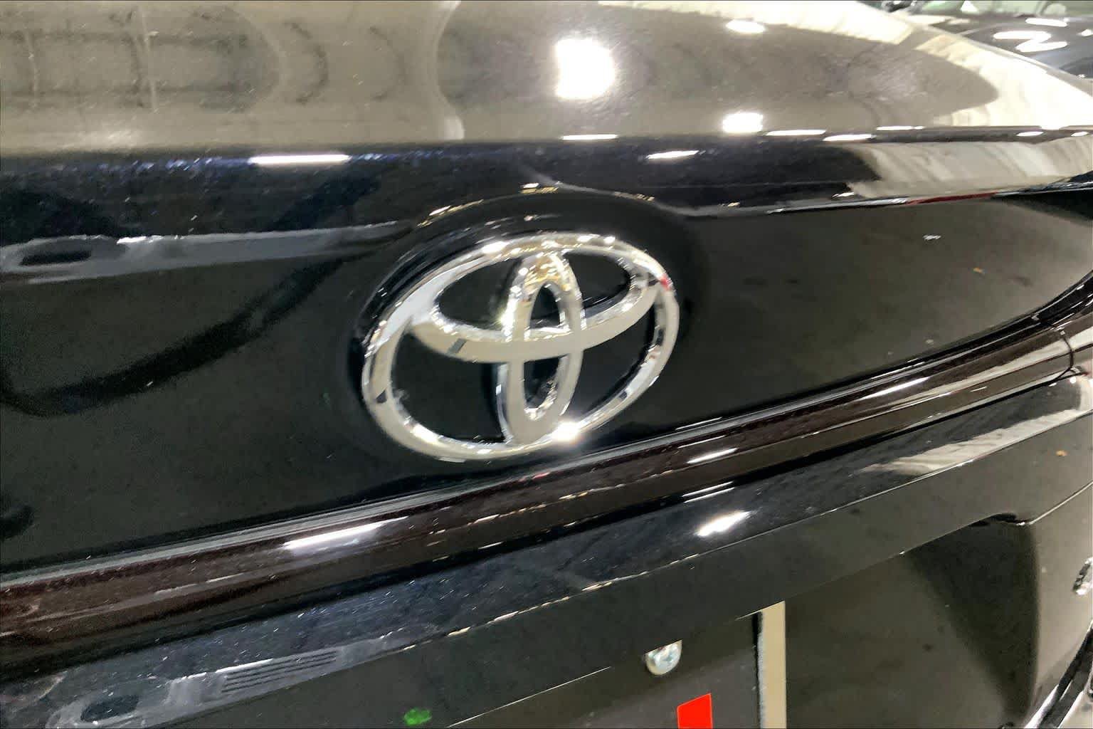 Used 2026 Toyota Corolla LE FWD image 15