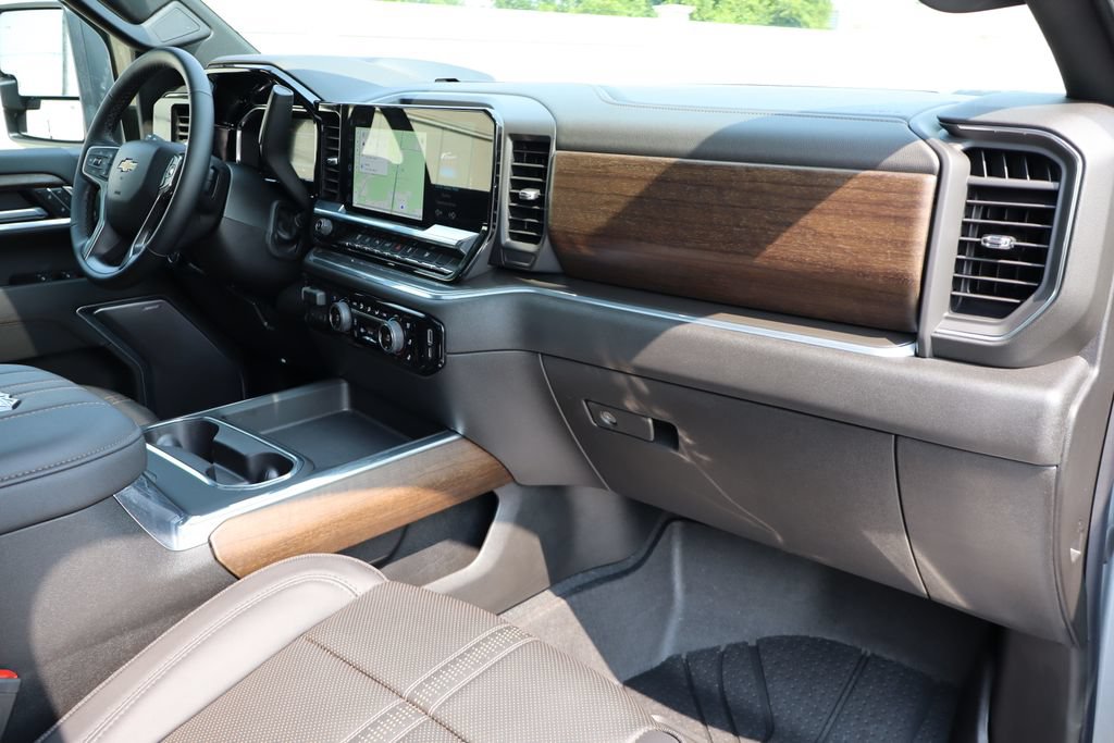 Used 2026 Chevrolet Silverado 3500 High Country w/ High Country Premium Package AWD/4WD image 46