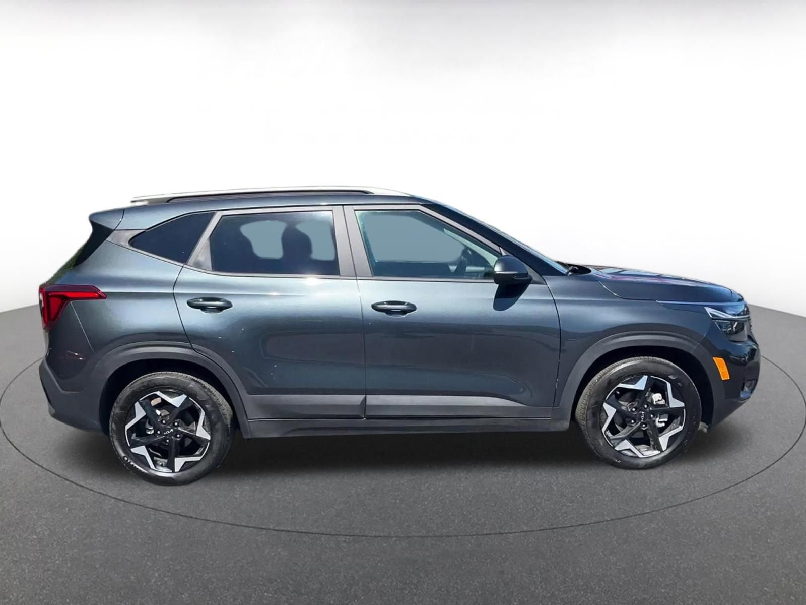 Used 2025 Kia Seltos S FWD image 16