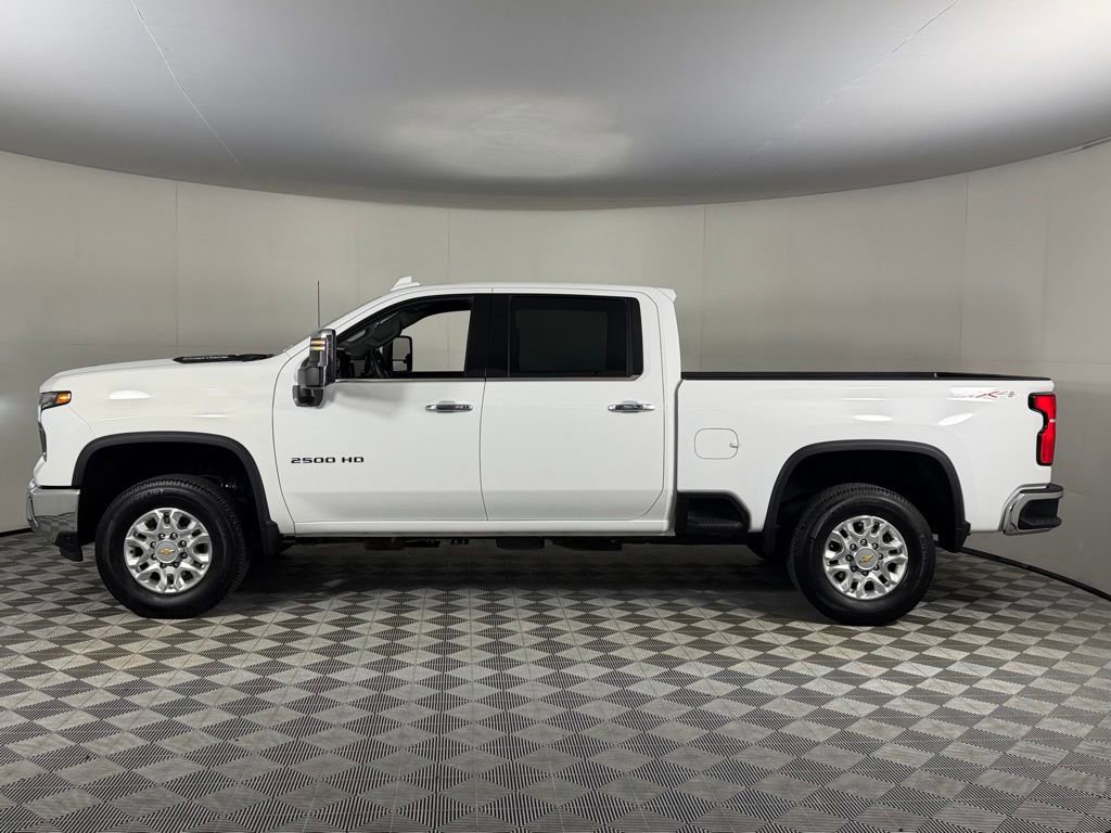 Used 2025 Chevrolet Silverado 2500 LTZ w/ LTZ Convenience Package AWD/4WD image 10