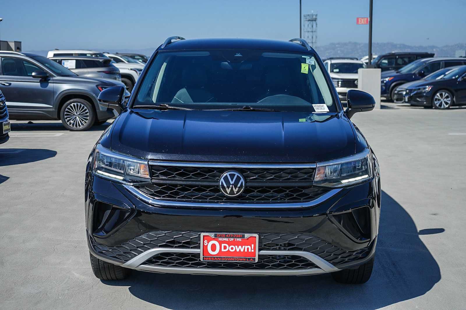 Used 2024 Volkswagen Taos SE AWD/4WD image 2