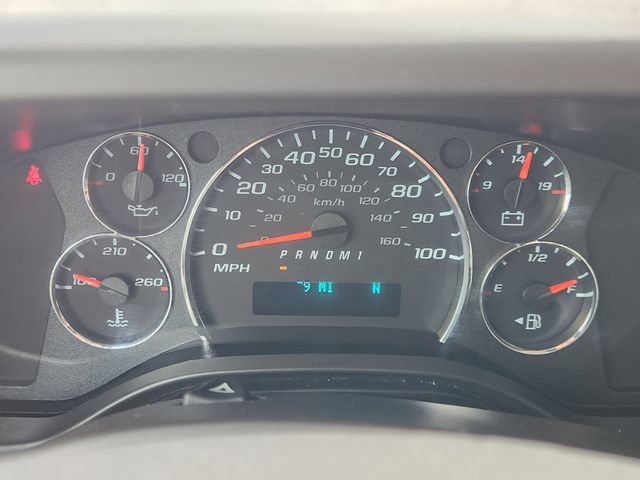 Used 2025 Chevrolet Express 3500 LT w/ LT Preferred Equipment Group RWD image 7