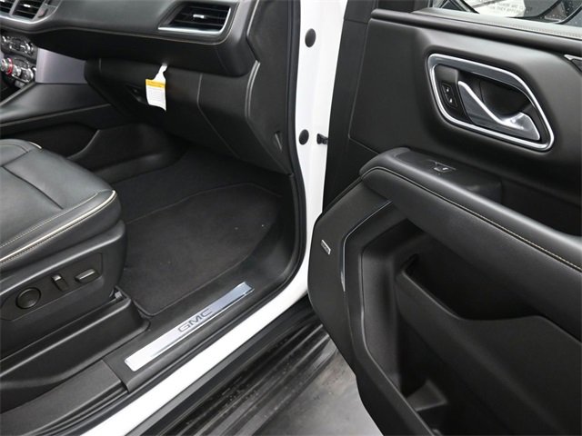 Used 2022 GMC Yukon SLT w/ SLT Luxury Package image 25