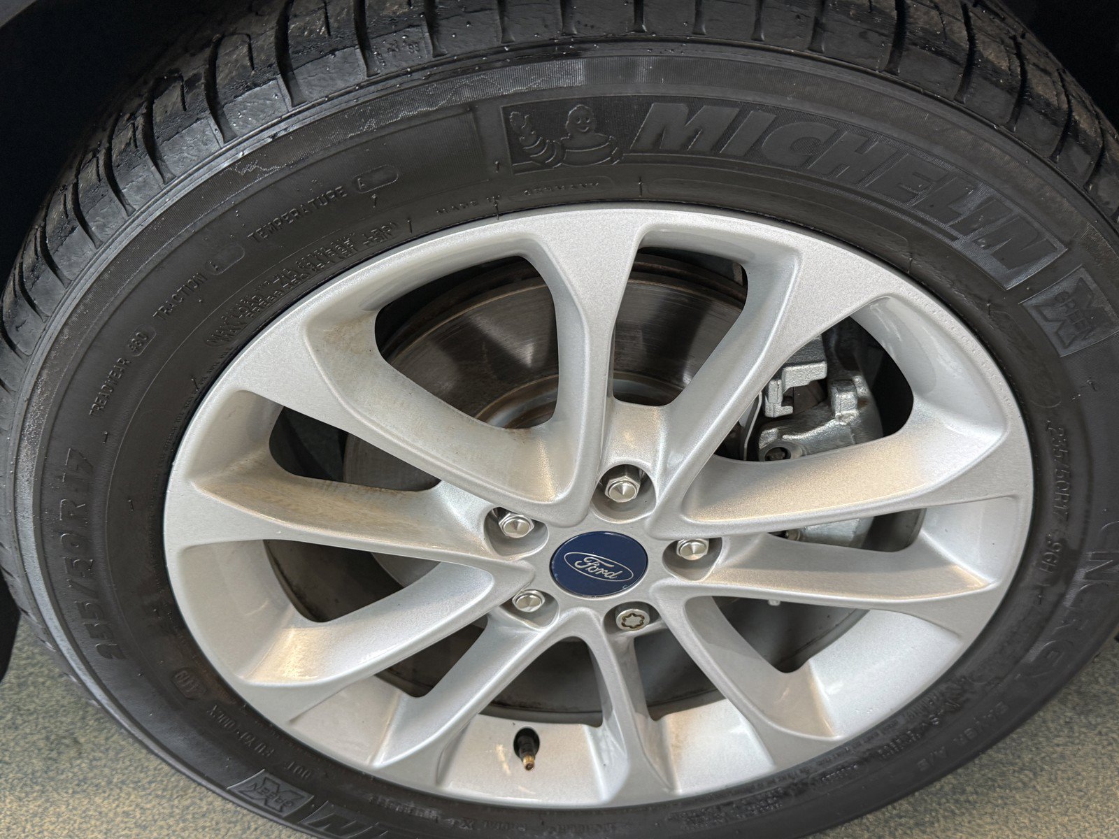 Used 2020 Ford Fusion SE FWD image 32