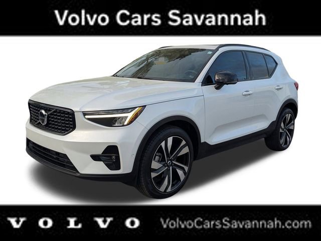 Certified 2023 Volvo XC40 B5 Ultimate w/ Protection Package Premier image 10