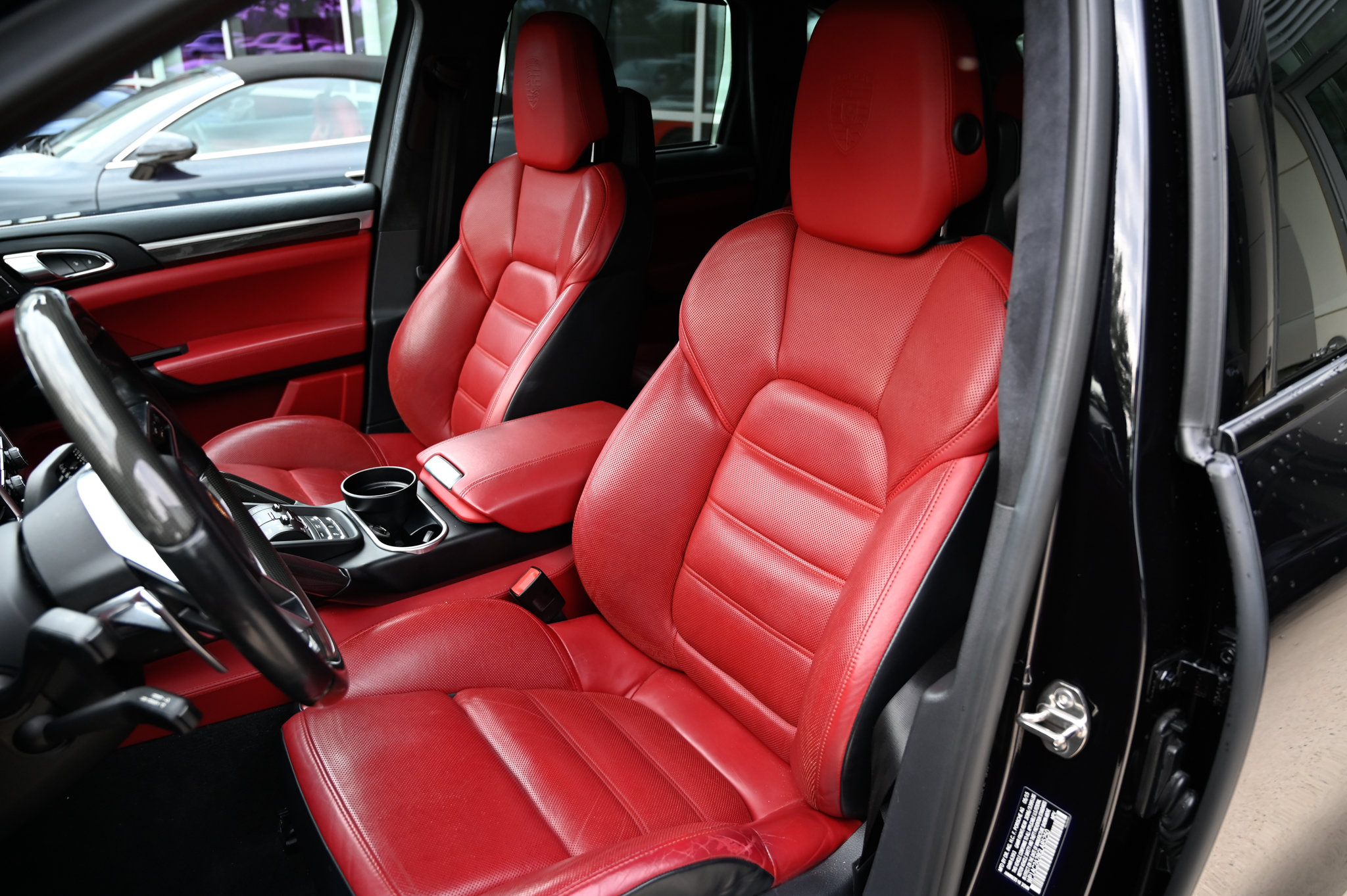 Used 2016 Porsche Cayenne Turbo S AWD/4WD image 18