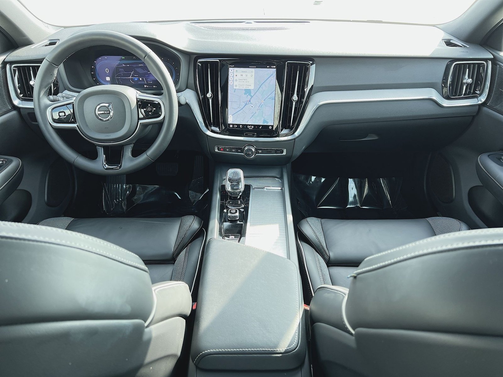 Used 2024 Volvo S60 B5 Plus w/ Climate Package image 23