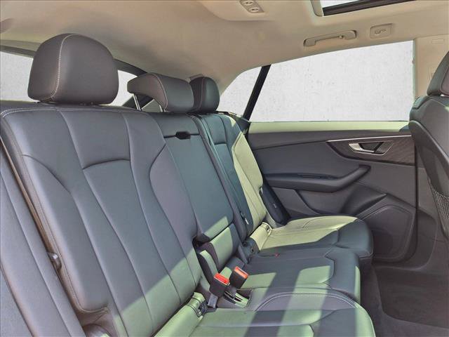 Used 2023 Audi Q8 Premium AWD/4WD image 21