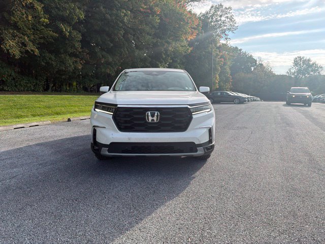 Used 2025 Honda Pilot EX-L image 2