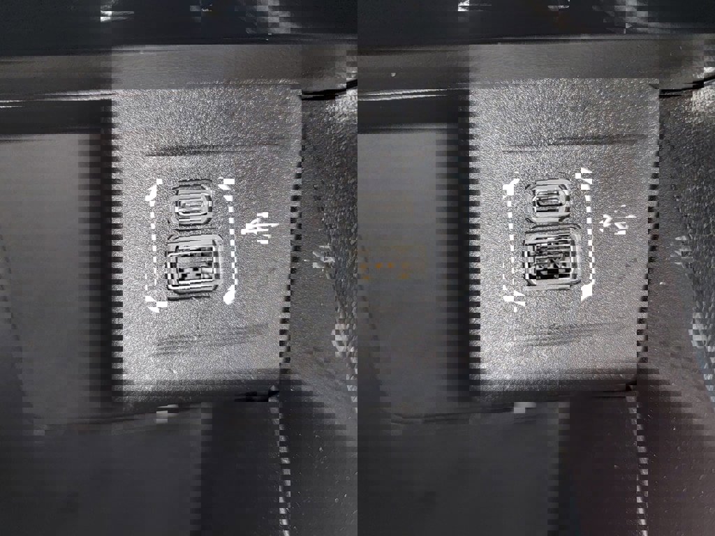 Used 2024 Jeep Compass Latitude image 23