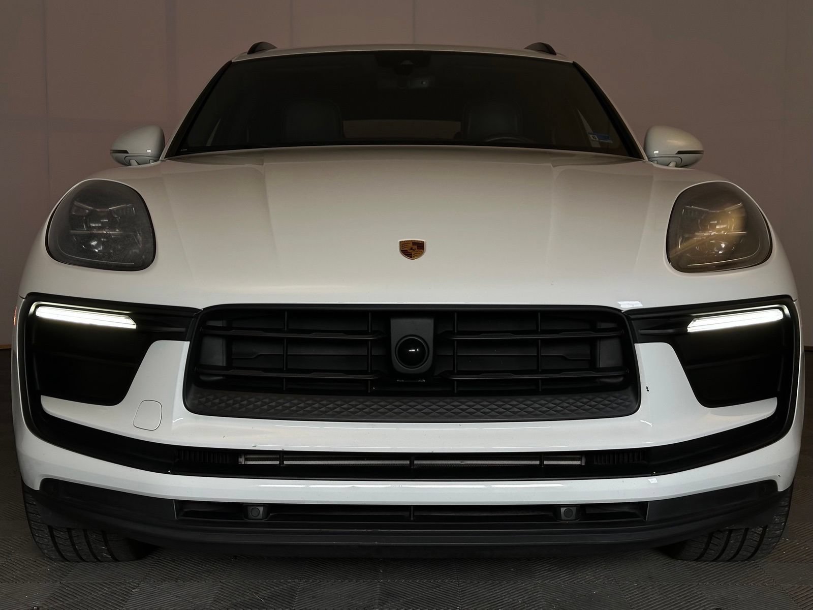 Used 2022 Porsche Macan AWD/4WD image 24
