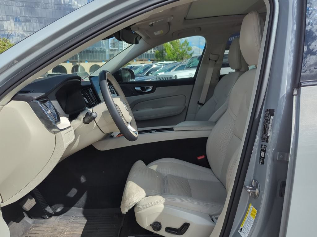 Used 2026 Volvo XC60 B5 Ultra AWD/4WD image 11