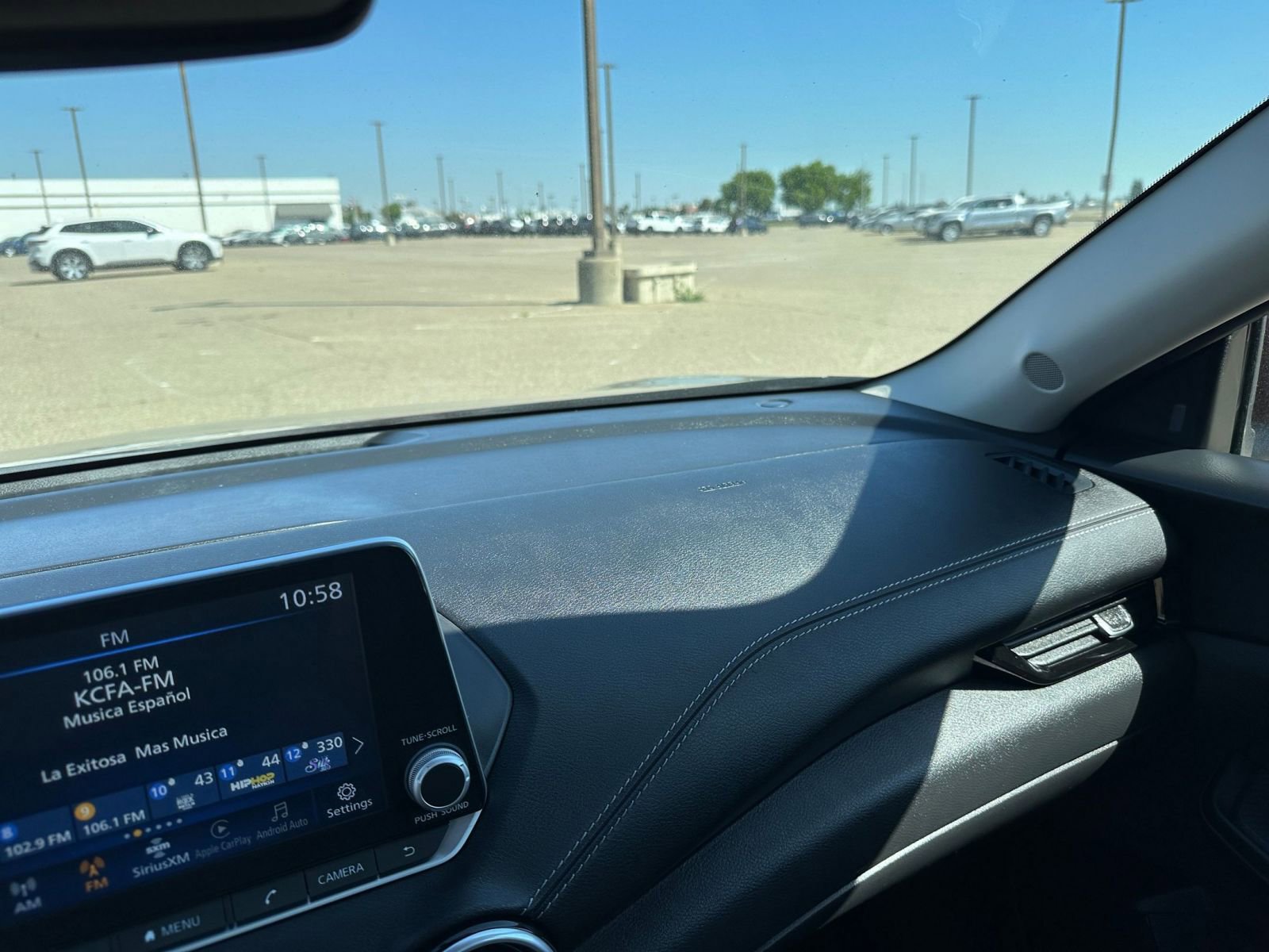 Used 2025 Nissan Sentra SV image 34