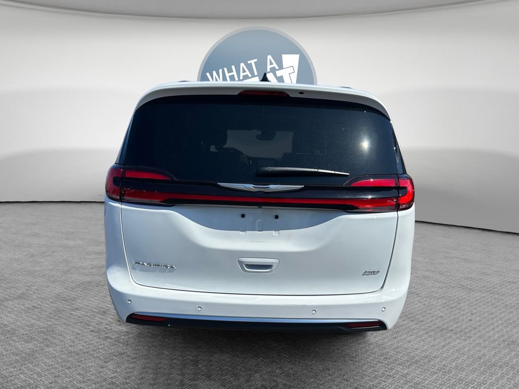 Certified 2023 Chrysler Pacifica Pinnacle AWD/4WD image 5