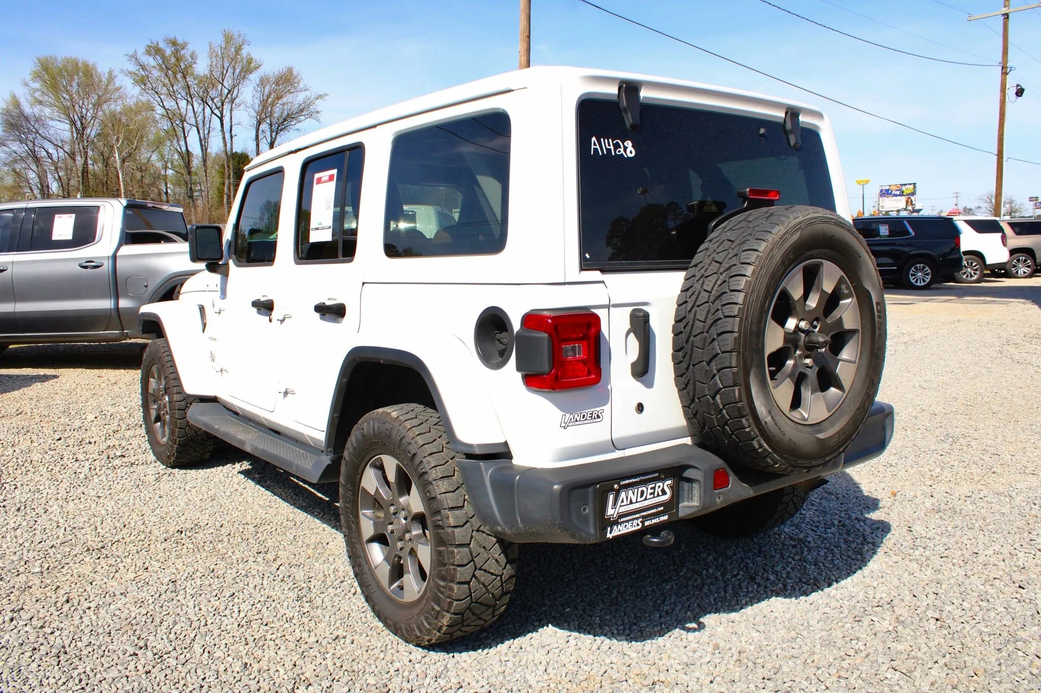 Used 2018 Jeep Wrangler Unlimited Sahara image 10